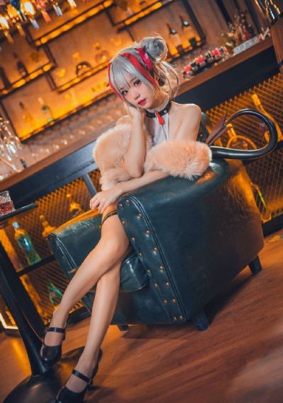 《年轻女教师2》电影